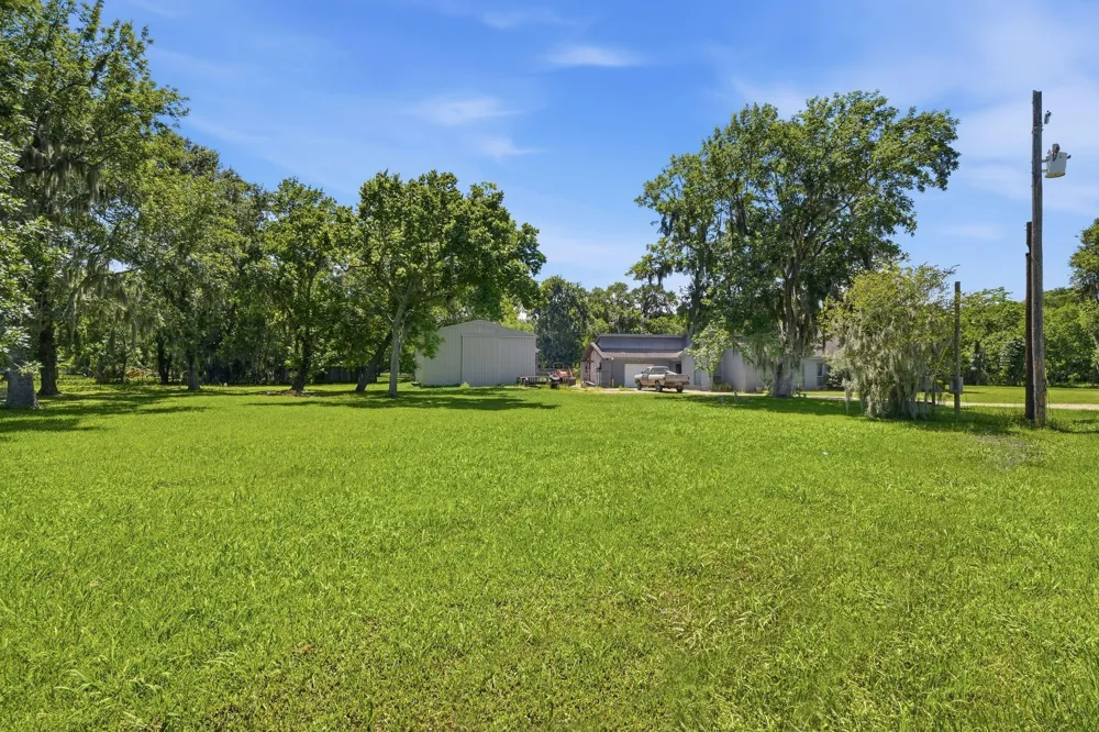 151 Tweedy Lane Sweeny, TX 77480