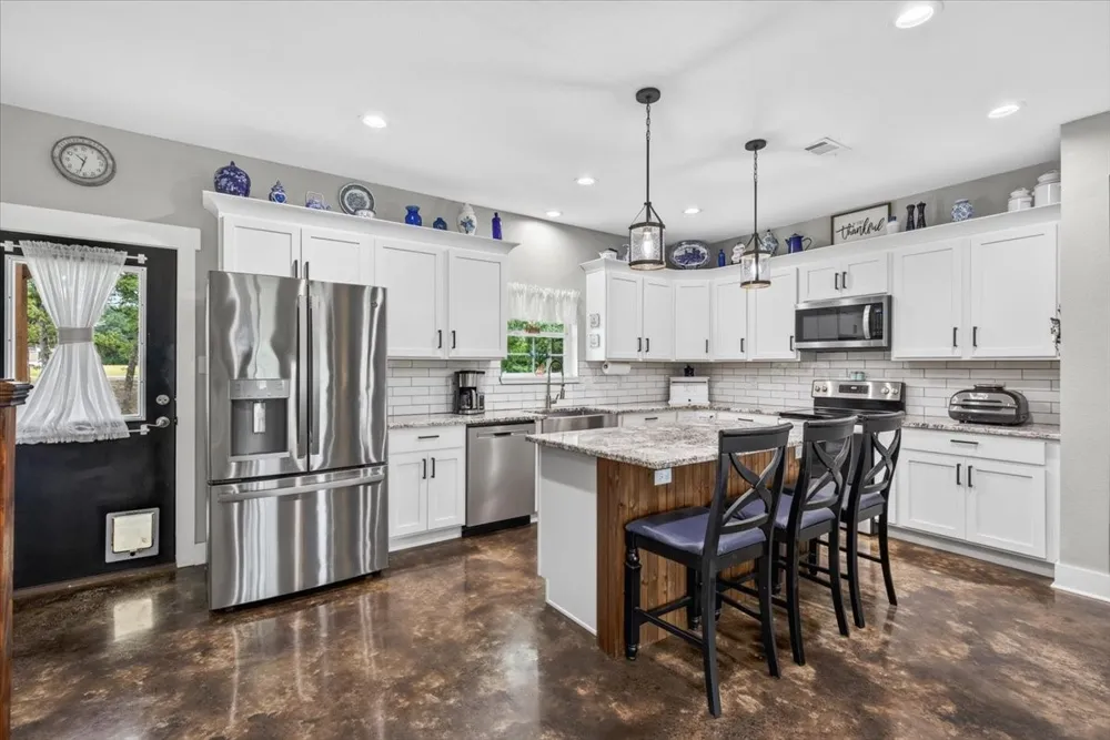 114 Lakewood Road Trinidad, TX 75163