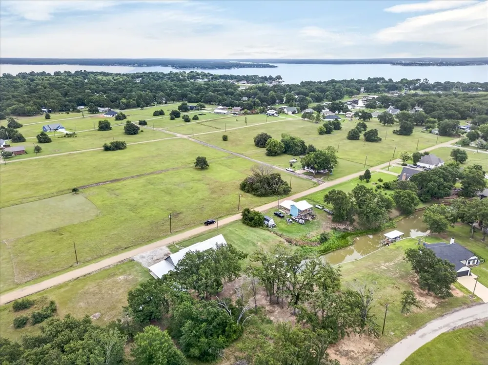 114 Lakewood Road Trinidad, TX 75163