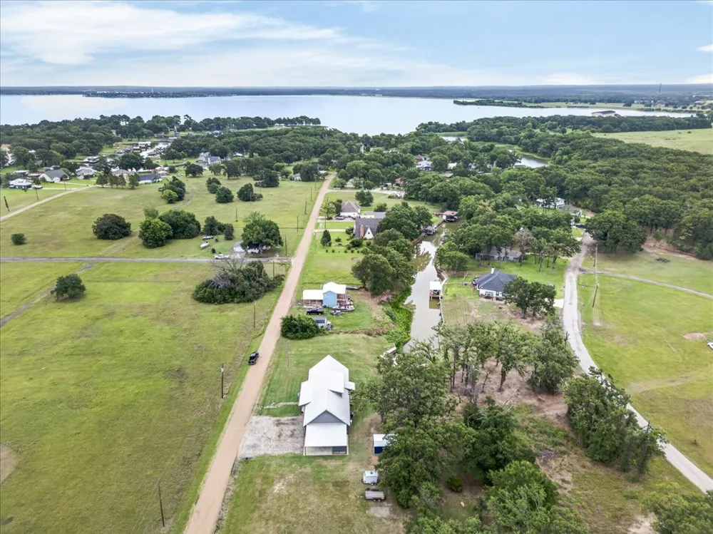 114 Lakewood Road Trinidad, TX 75163