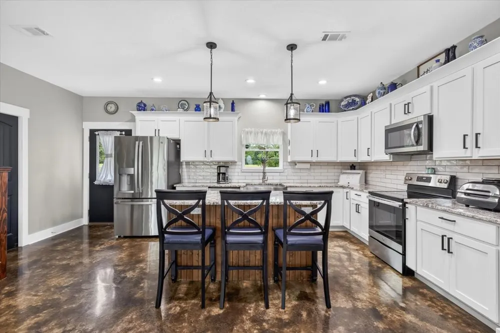 114 Lakewood Road Trinidad, TX 75163