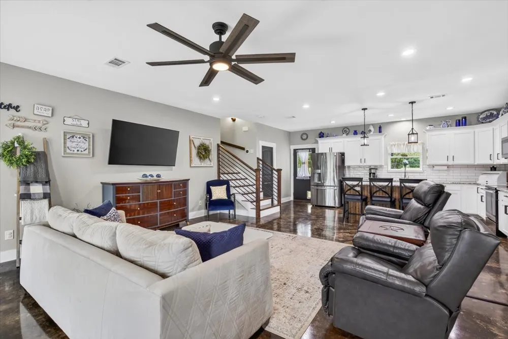 114 Lakewood Road Trinidad, TX 75163