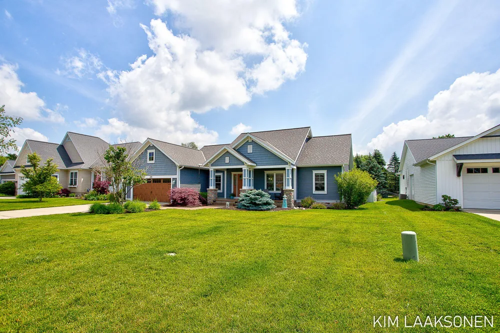 349 Parkside Lane Douglas, MI 49406