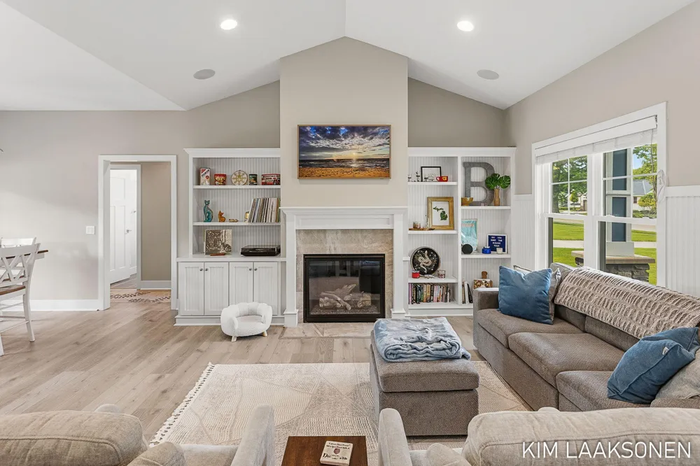349 Parkside Lane Douglas, MI 49406