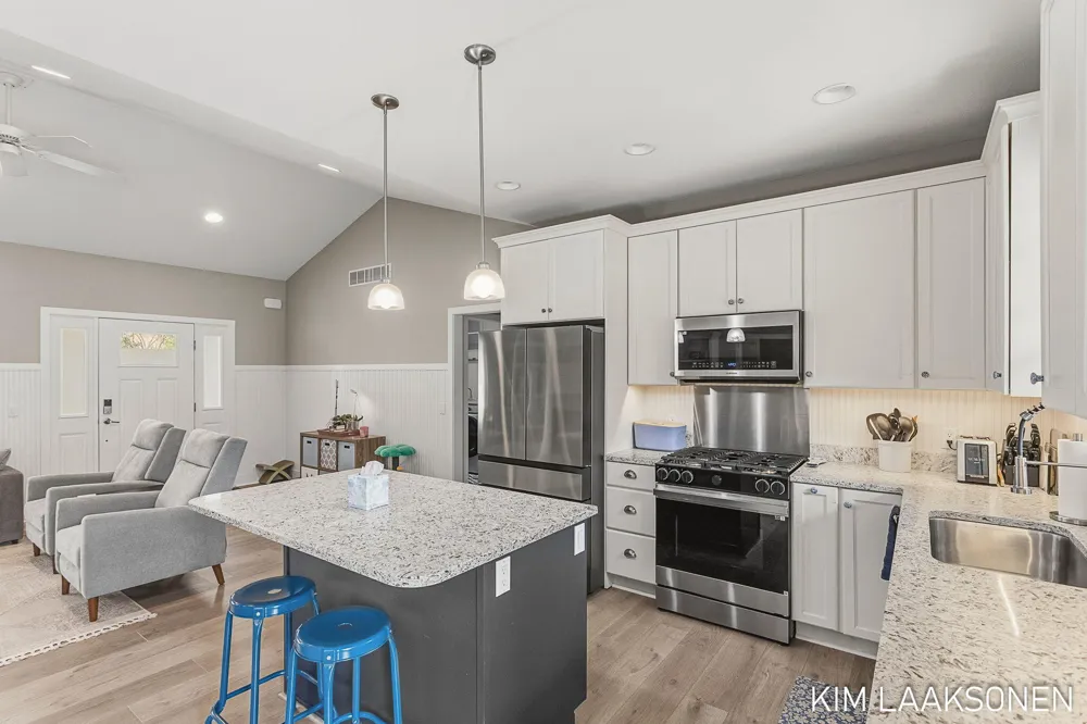 349 Parkside Lane Douglas, MI 49406