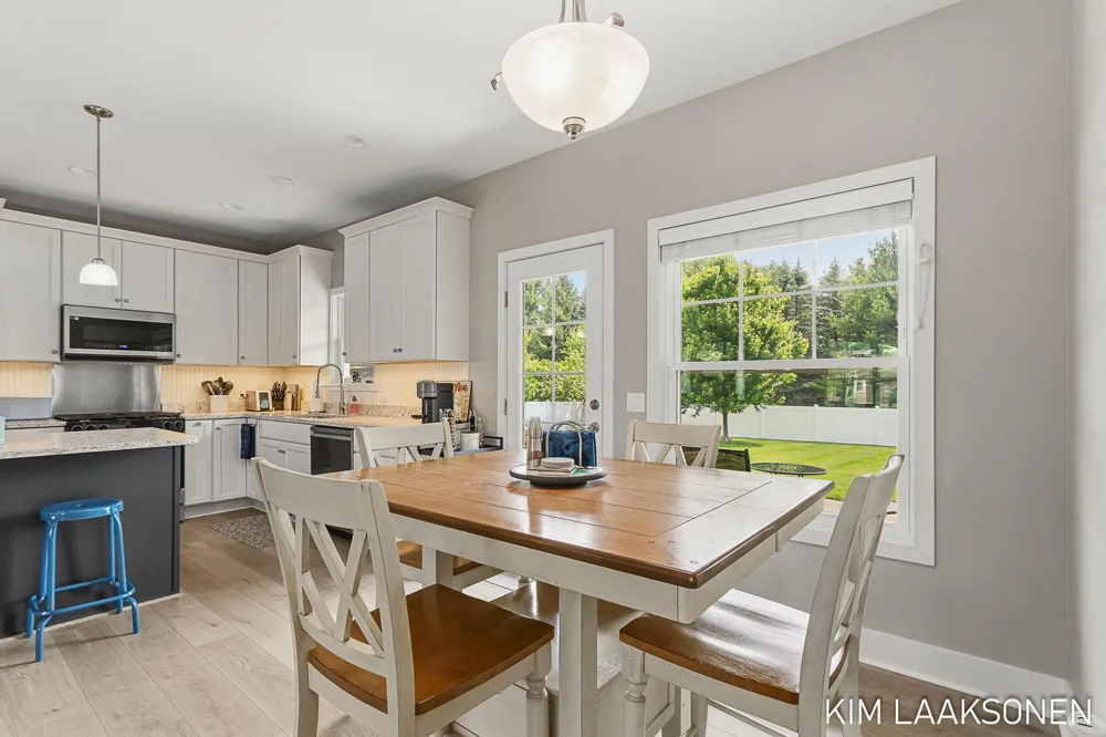 349 Parkside Lane Douglas, MI 49406