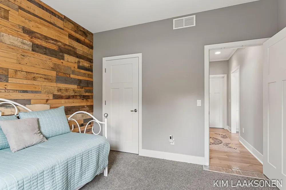 349 Parkside Lane Douglas, MI 49406