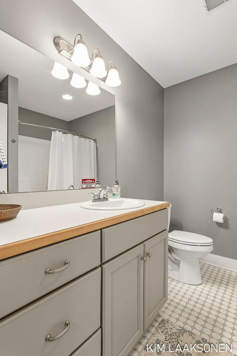 349 Parkside Lane Douglas, MI 49406