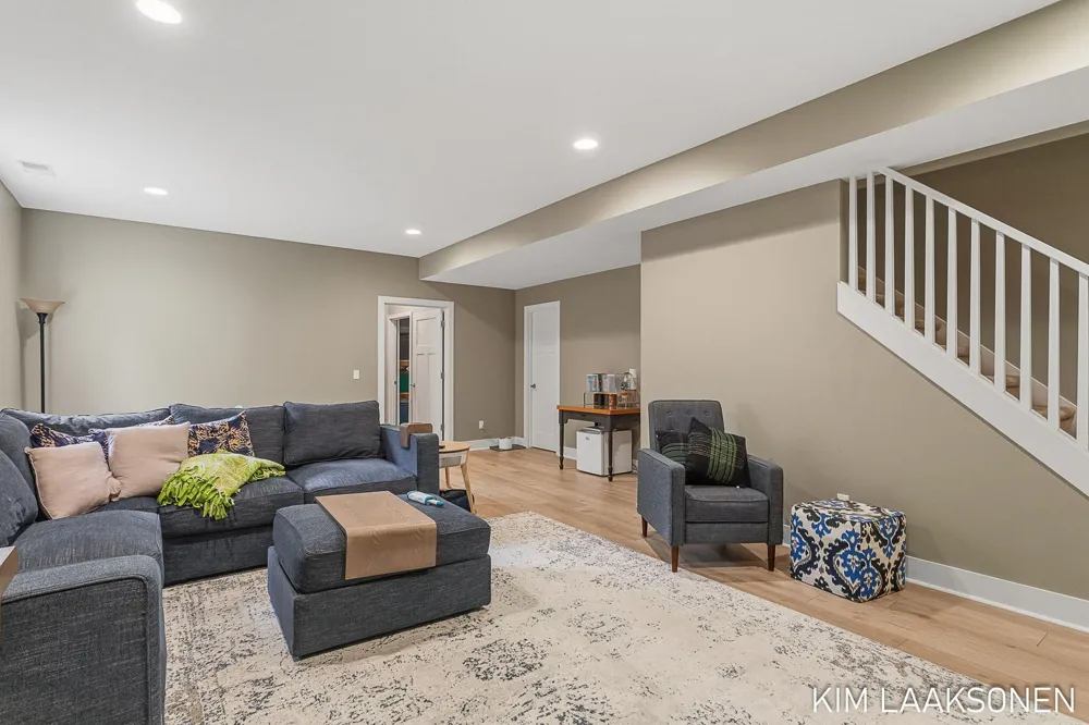 349 Parkside Lane Douglas, MI 49406
