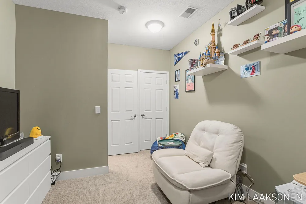 349 Parkside Lane Douglas, MI 49406