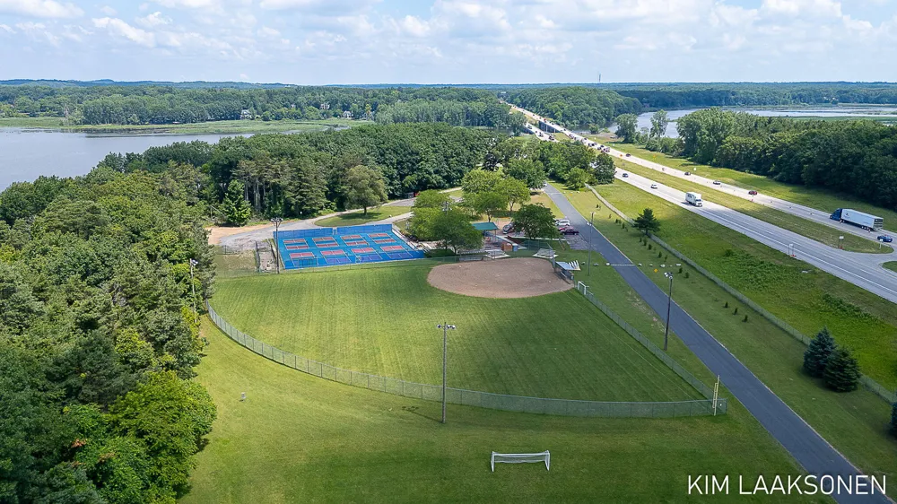 349 Parkside Lane Douglas, MI 49406