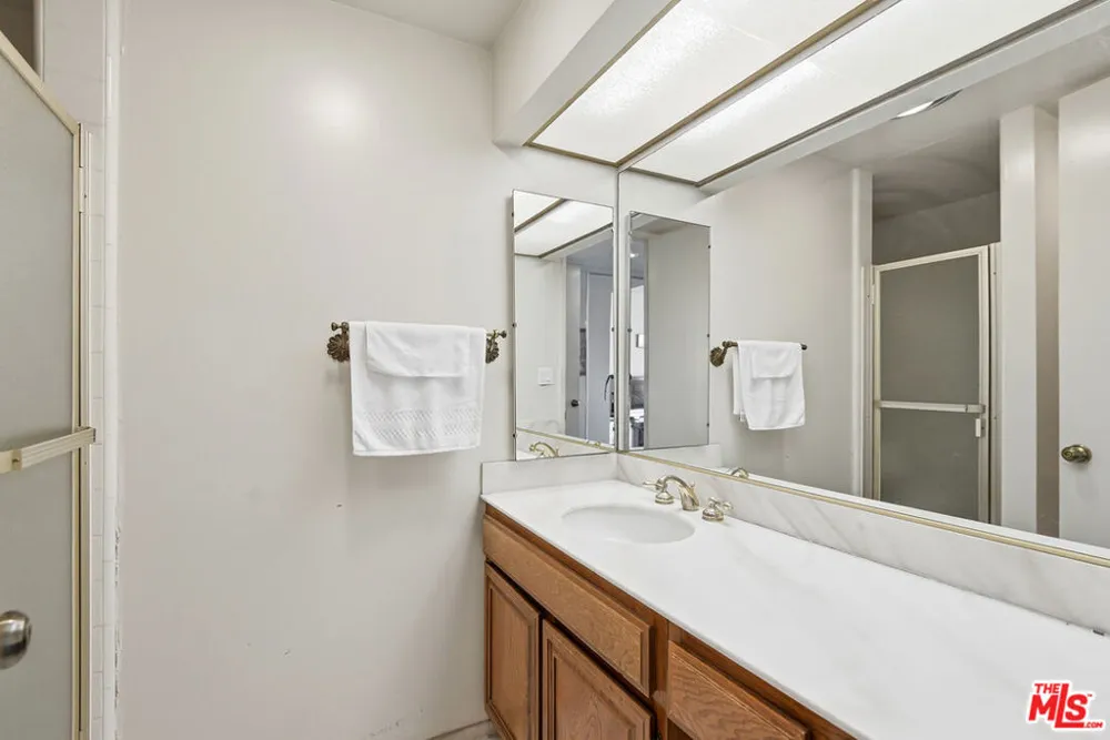 318 Maple Drive #506 Beverly Hills, CA 90210