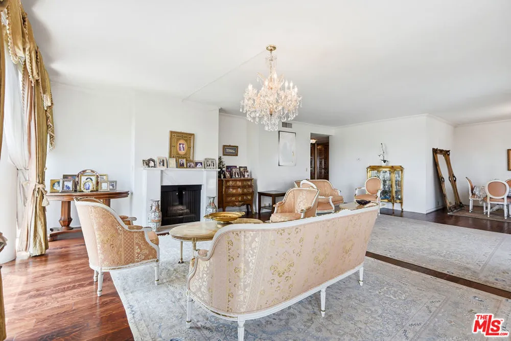 318 Maple Drive #506 Beverly Hills, CA 90210