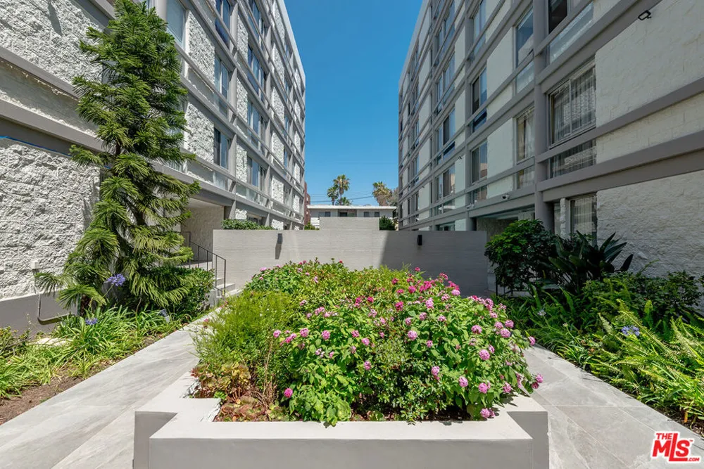 318 Maple Drive #506 Beverly Hills, CA 90210