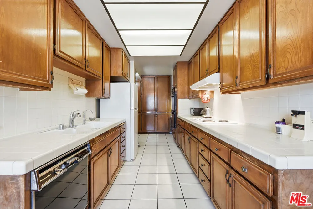 318 Maple Drive #506 Beverly Hills, CA 90210