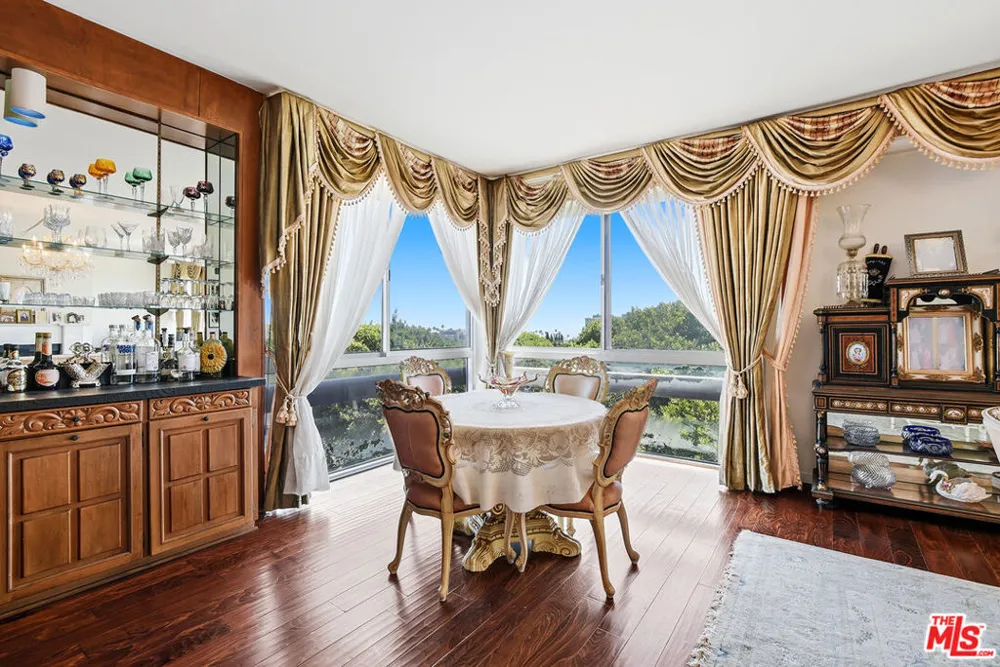 318 Maple Drive #506 Beverly Hills, CA 90210