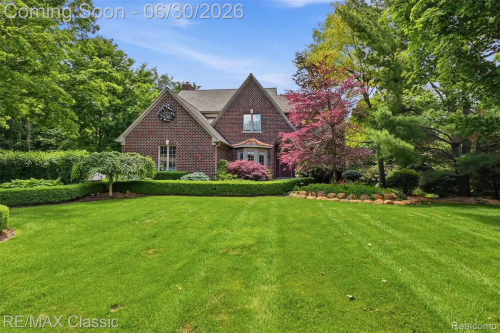 8033 Pine Ridge Court Salem Township, MI 48168