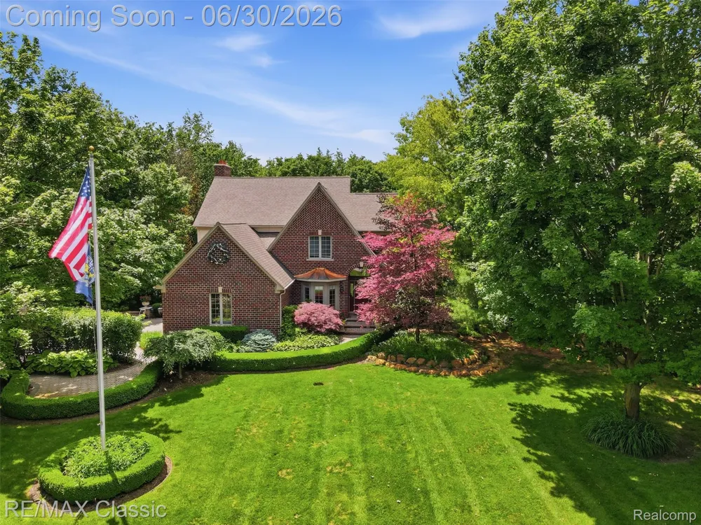 8033 Pine Ridge Court Salem Township, MI 48168