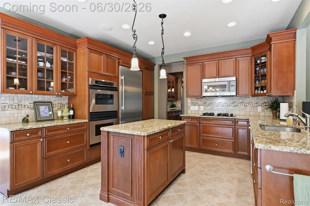 8033 Pine Ridge Court Salem Township, MI 48168