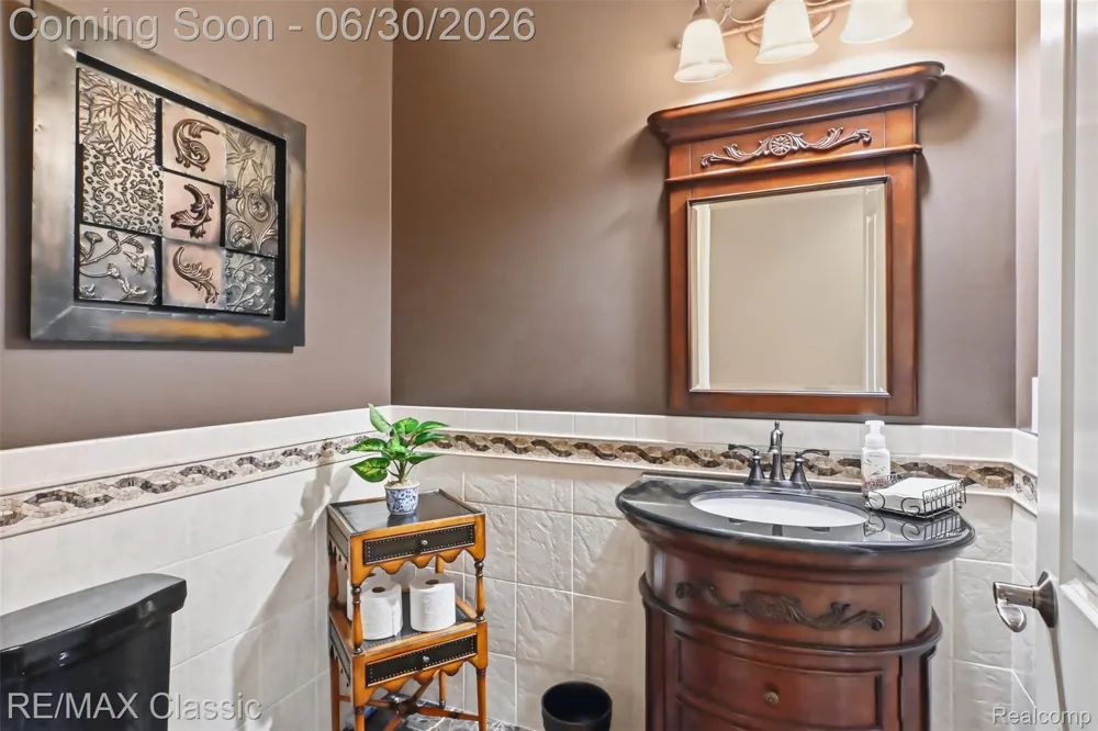 8033 Pine Ridge Court Salem Township, MI 48168