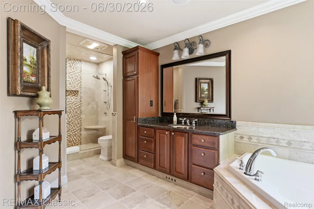 8033 Pine Ridge Court Salem Township, MI 48168