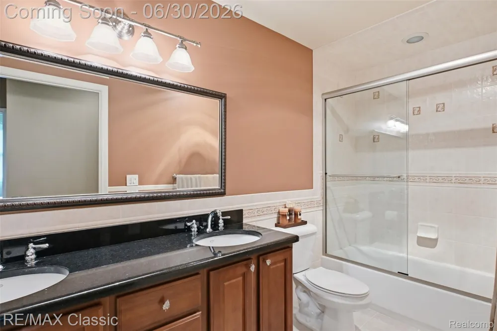 8033 Pine Ridge Court Salem Township, MI 48168