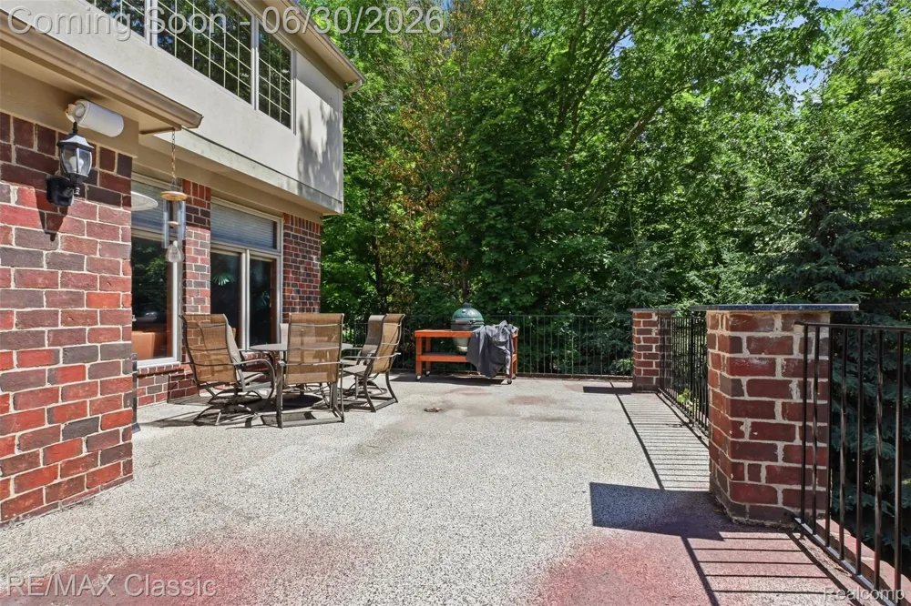 8033 Pine Ridge Court Salem Township, MI 48168