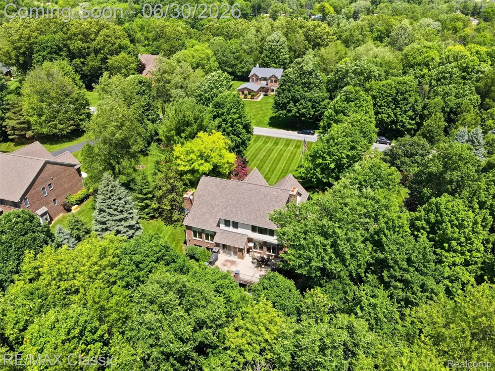 8033 Pine Ridge Court Salem Township, MI 48168