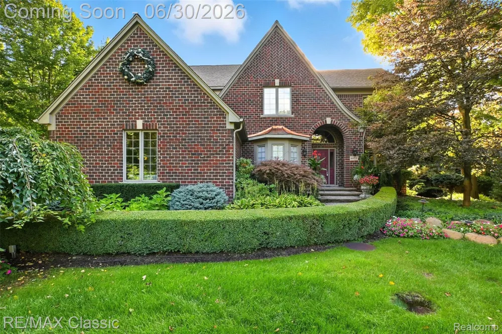 8033 Pine Ridge Court Salem Township, MI 48168