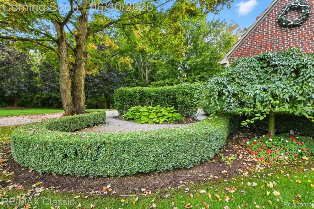 8033 Pine Ridge Court Salem Township, MI 48168