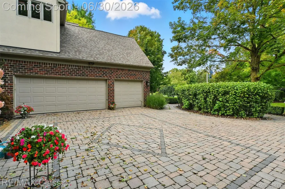 8033 Pine Ridge Court Salem Township, MI 48168