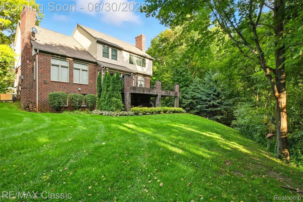 8033 Pine Ridge Court Salem Township, MI 48168