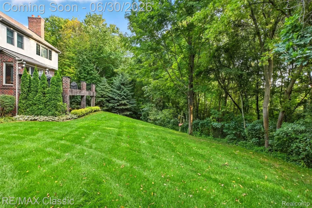 8033 Pine Ridge Court Salem Township, MI 48168