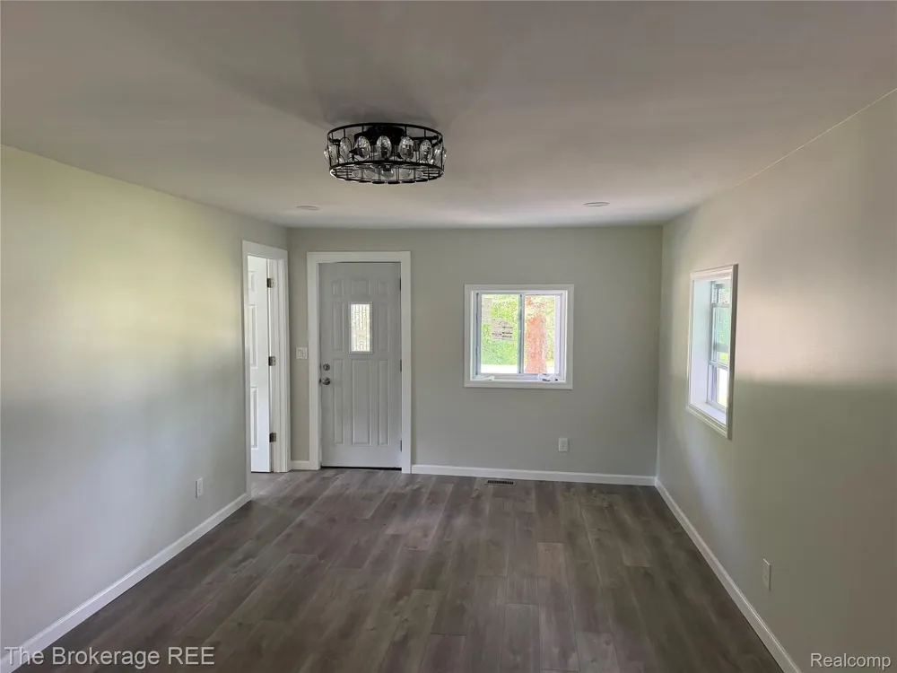 4249 Calkins Road Flint Charter Township, MI 48532