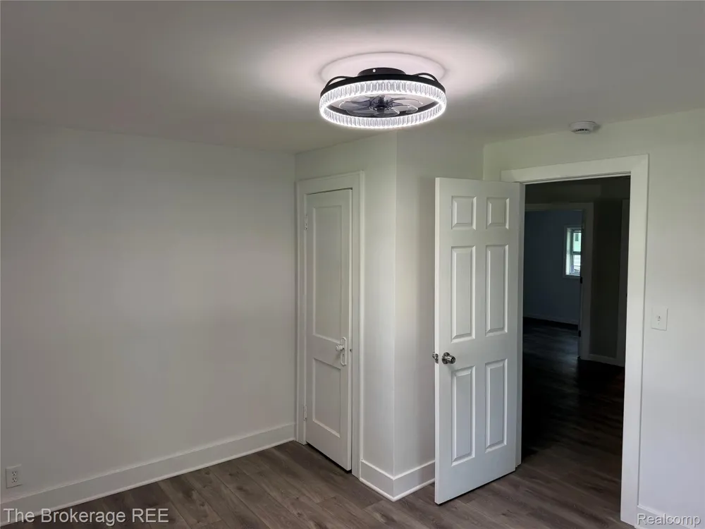 4249 Calkins Road Flint Charter Township, MI 48532