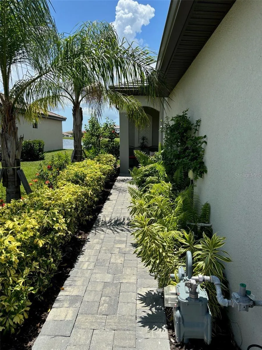 5410 MYSTIC WATER COVE Bradenton, FL 34211