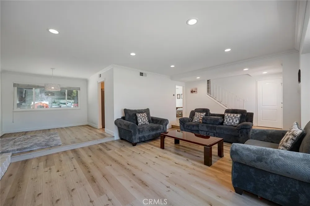 135 Lupe Avenue Newbury Park, CA 91320