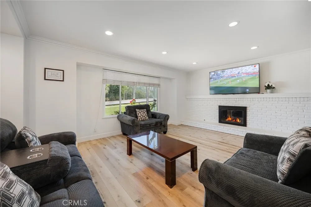 135 Lupe Avenue Newbury Park, CA 91320