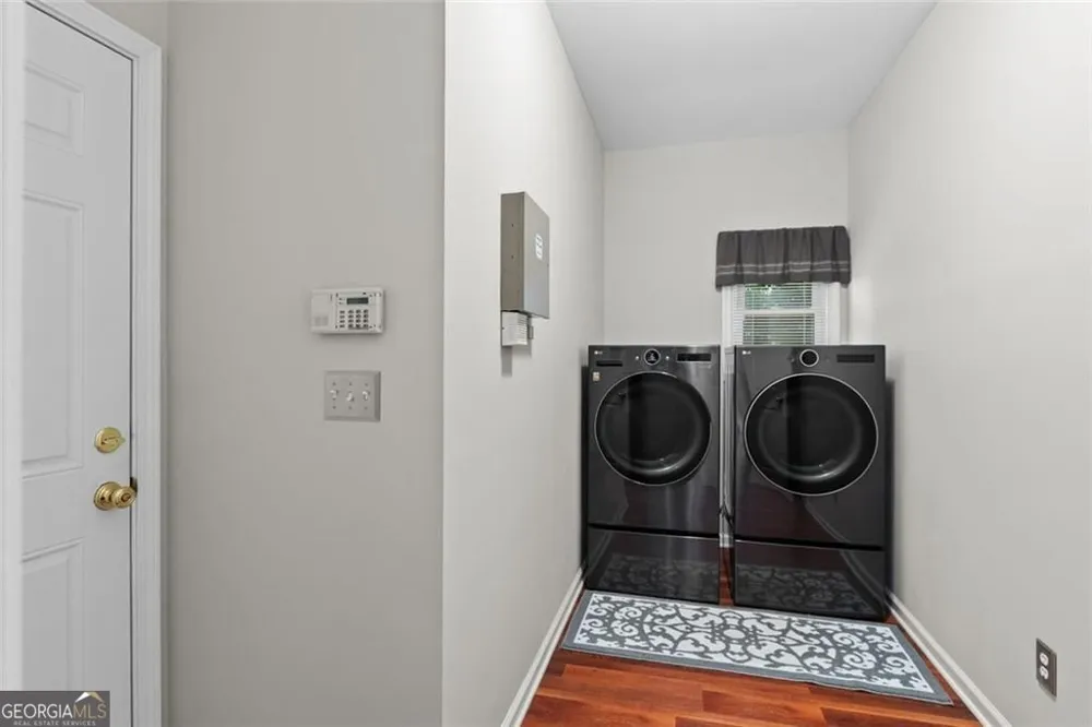 565 Windermere Park CT Alpharetta, GA 30022