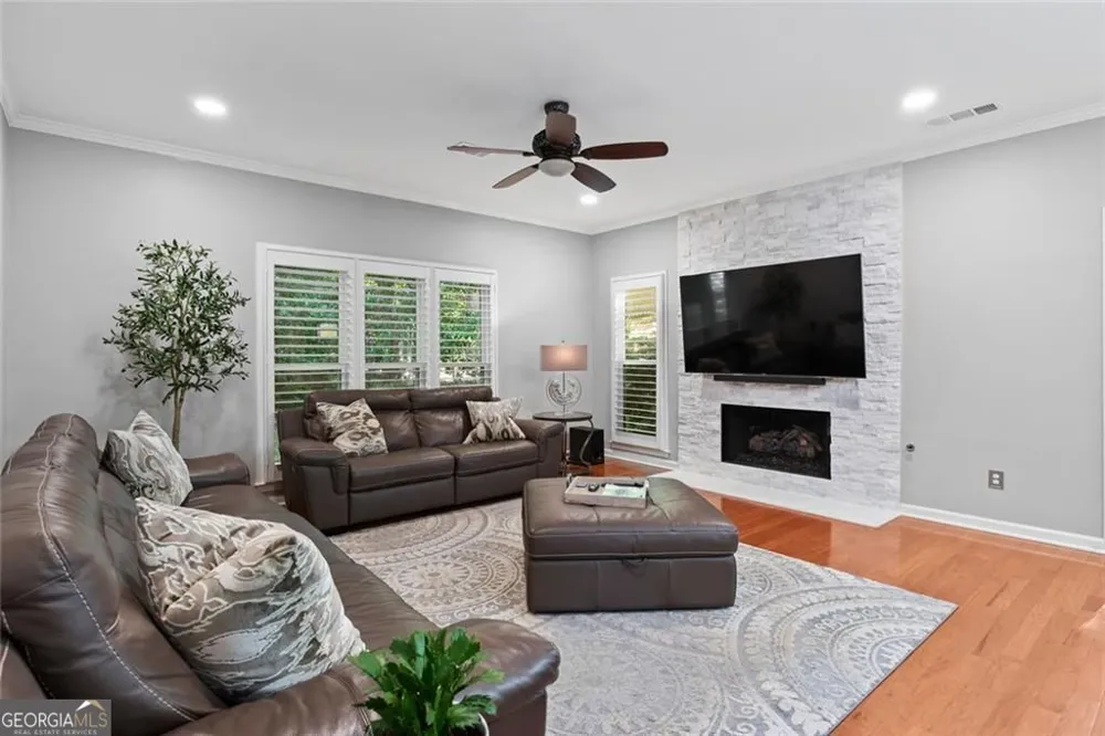 565 Windermere Park CT Alpharetta, GA 30022