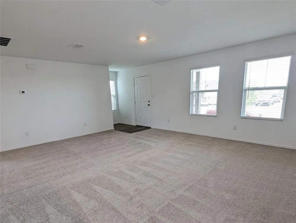 152 Avre Loop Kyle, TX 78640