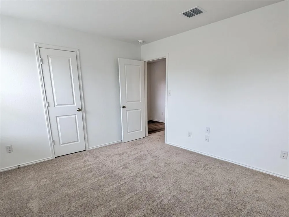 152 Avre Loop Kyle, TX 78640