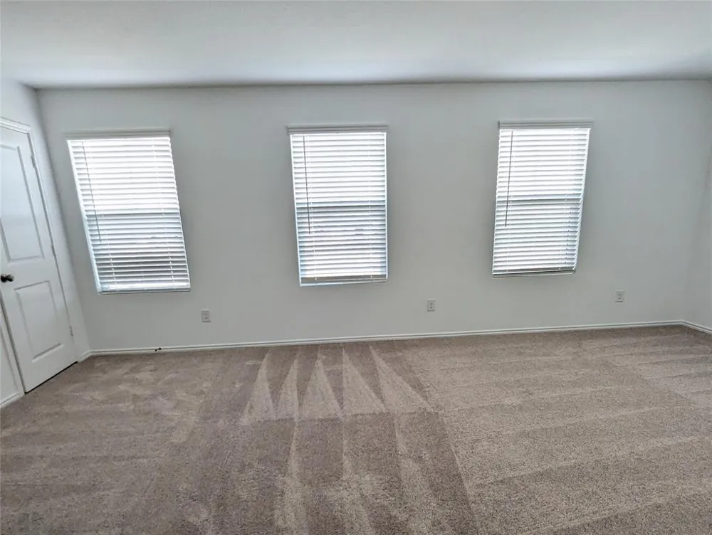 152 Avre Loop Kyle, TX 78640