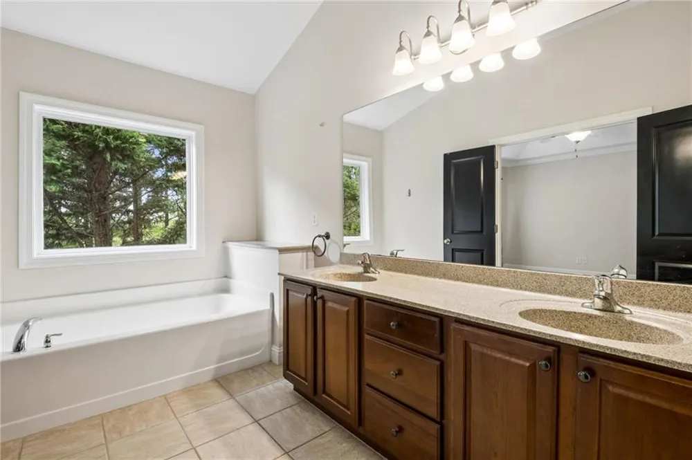 3279 Greenwood Oak Drive Peachtree Corners, GA 30092