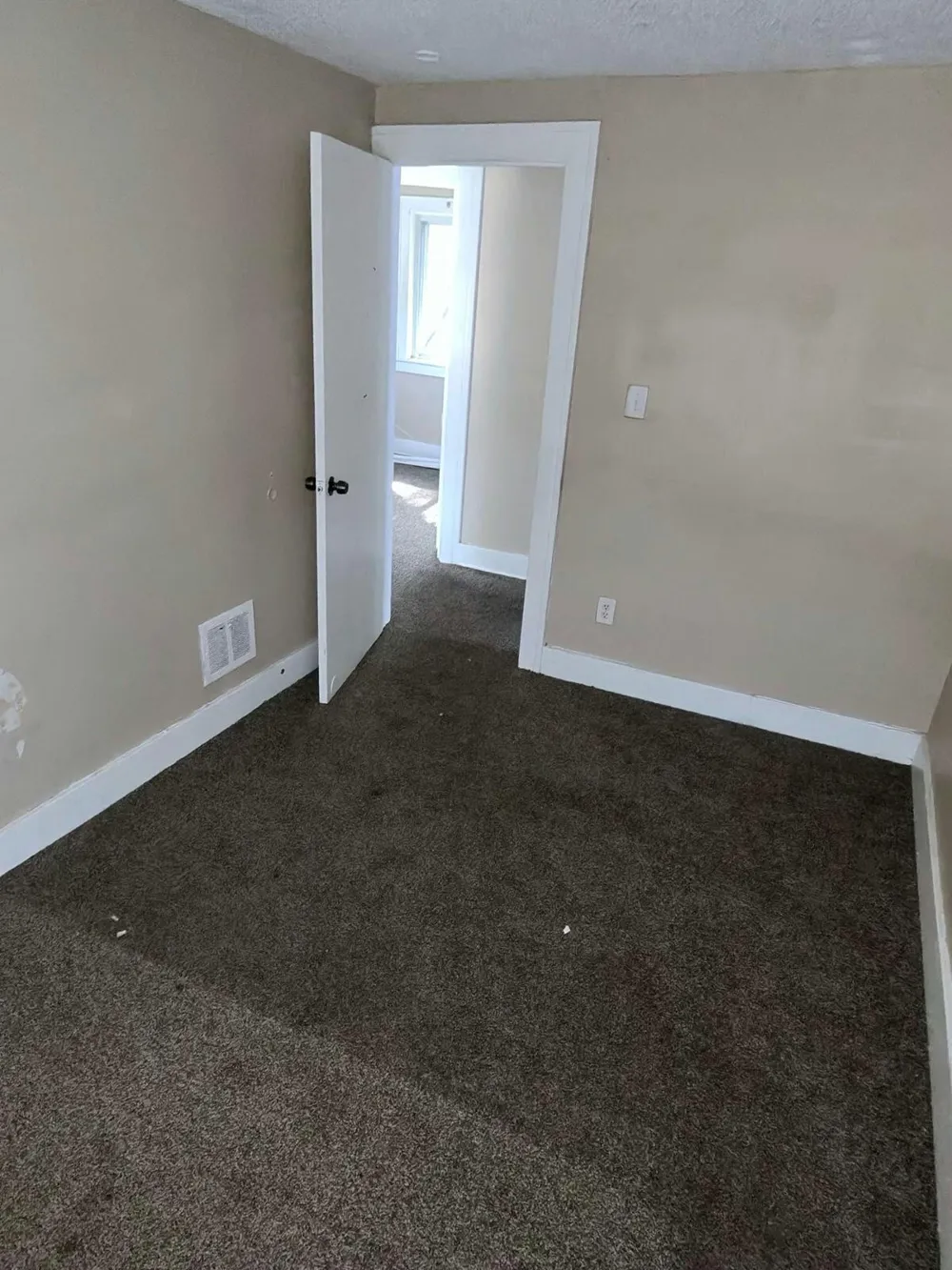 19347 Moenart Detroit, MI 48234