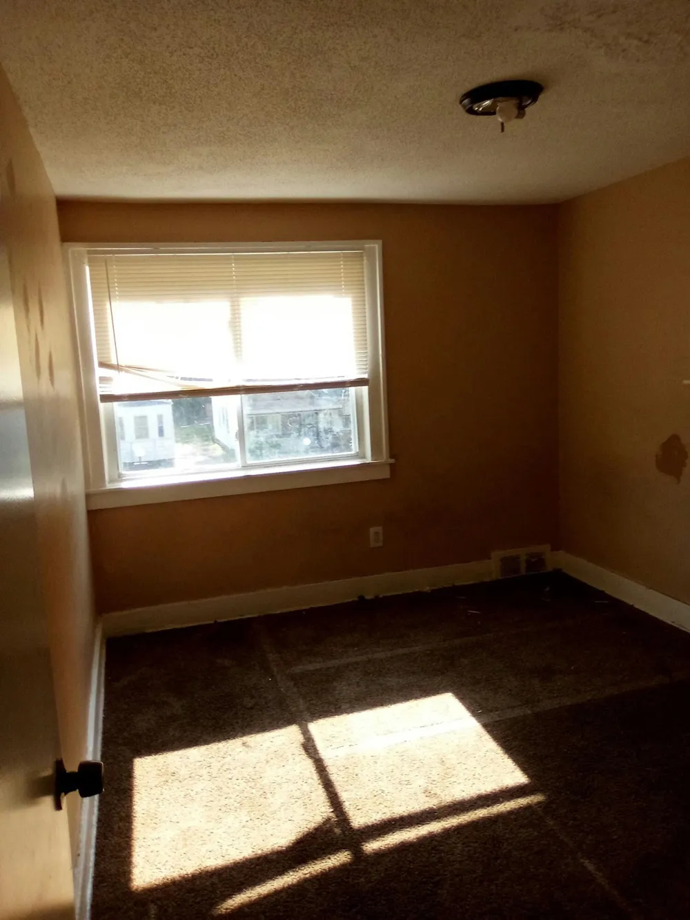 19347 Moenart Detroit, MI 48234