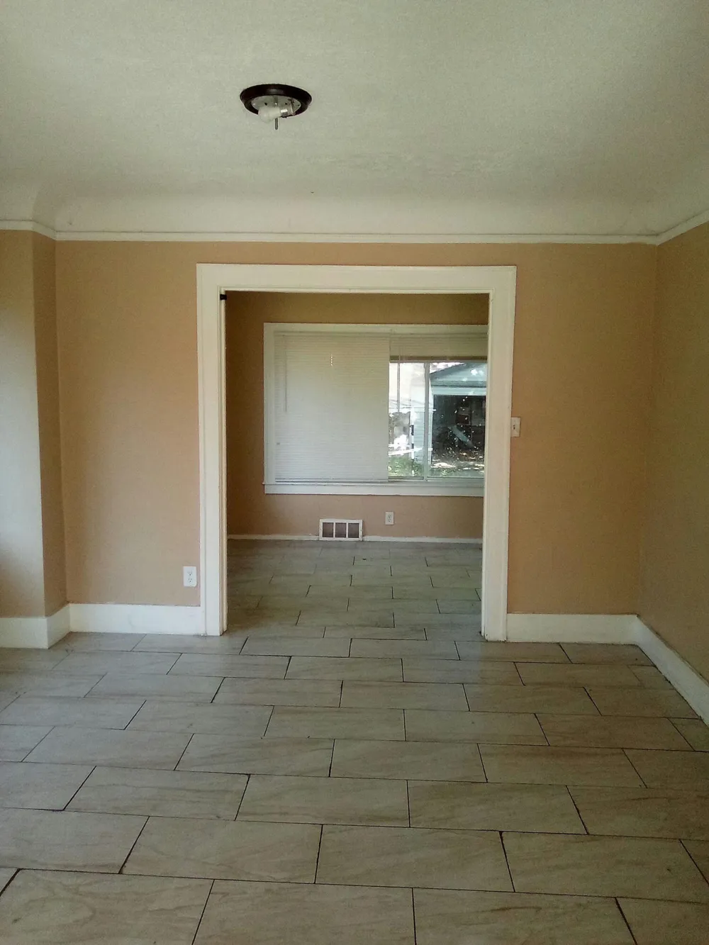 19347 Moenart Detroit, MI 48234