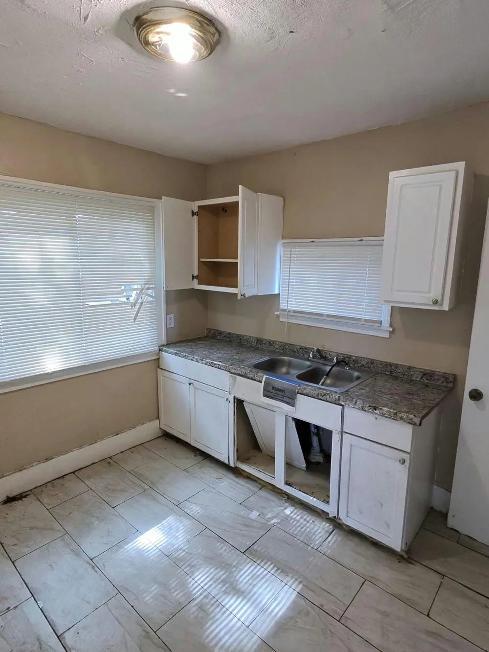 19347 Moenart Detroit, MI 48234