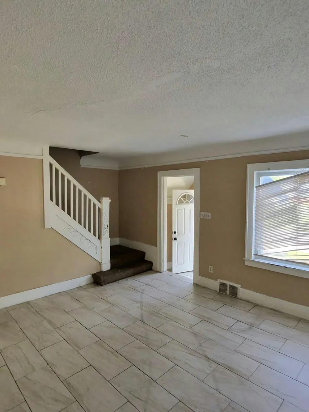 19347 Moenart Detroit, MI 48234