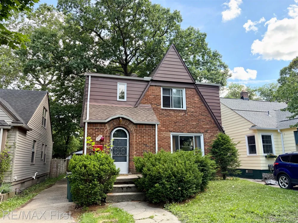 383 W Chesterfield Street Ferndale City, MI 48220